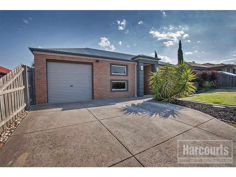 18 Natanya Drive, Pakenham VIC 3810