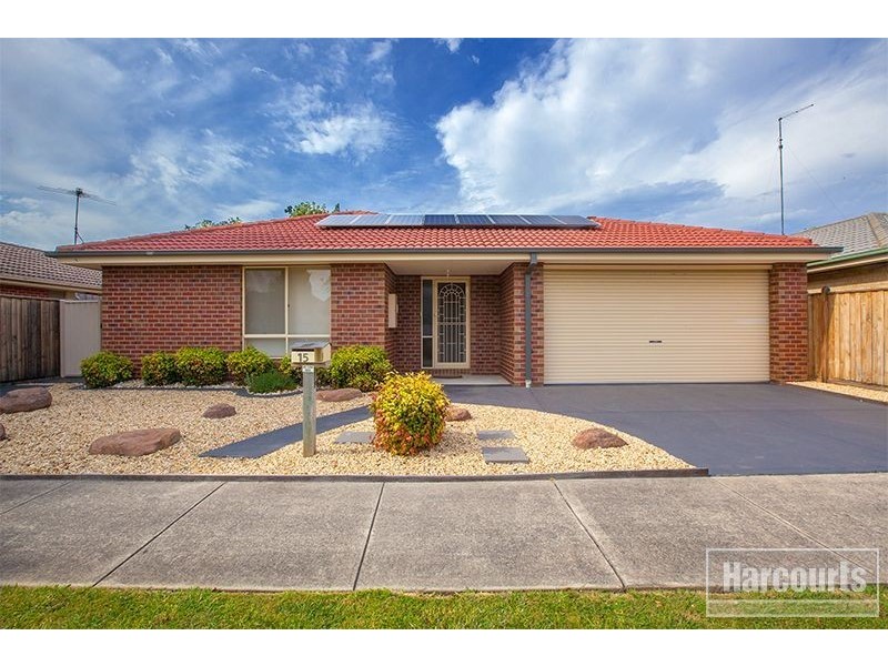 15 Osborn Grove, Pakenham VIC 3810