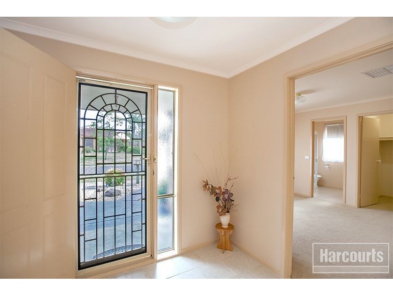 15 Osborn Grove, Pakenham VIC 3810