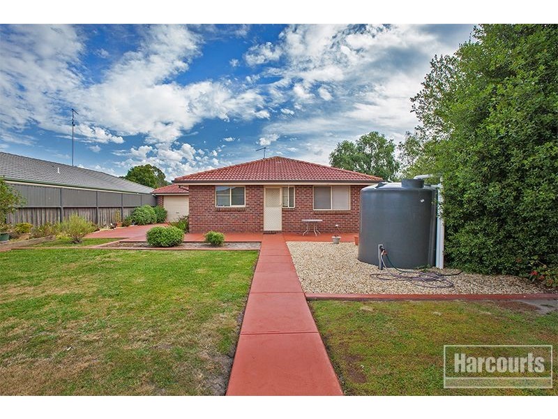 15 Osborn Grove, Pakenham VIC 3810