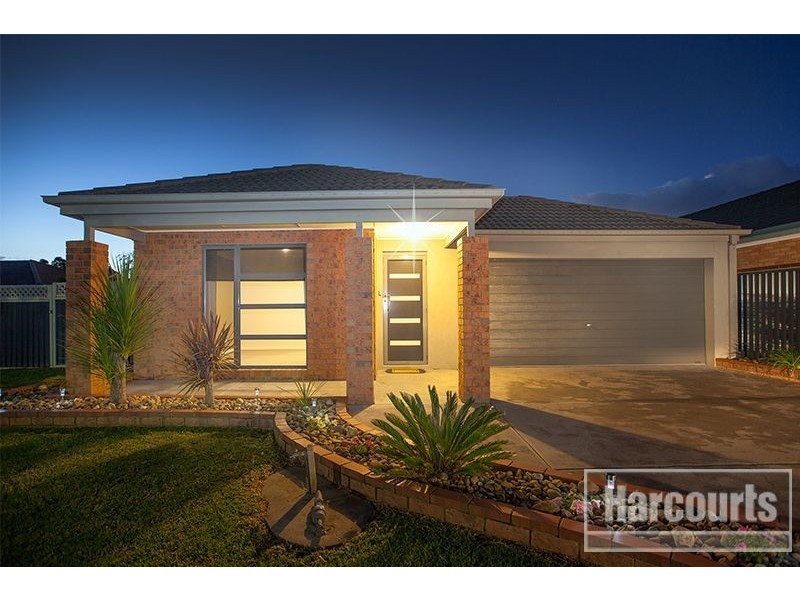 8 Birch Court, Pakenham VIC 3810