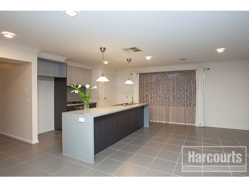 8 Birch Court, Pakenham VIC 3810