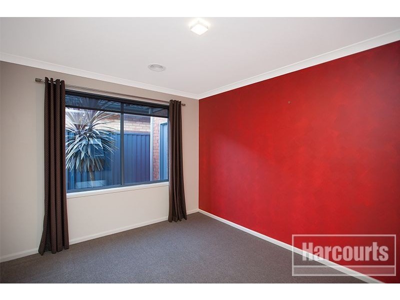 8 Birch Court, Pakenham VIC 3810