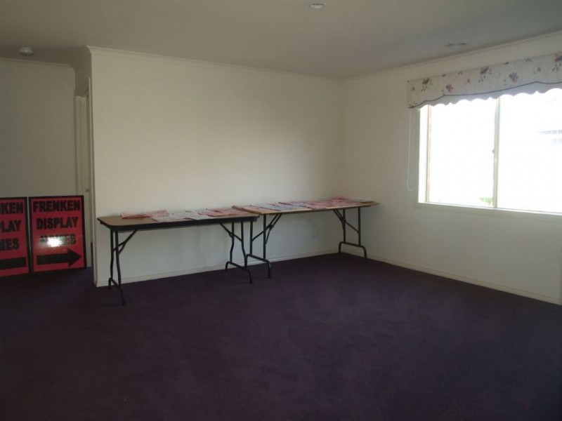 26 Wild Cherry Avenue, Pakenham VIC 3810