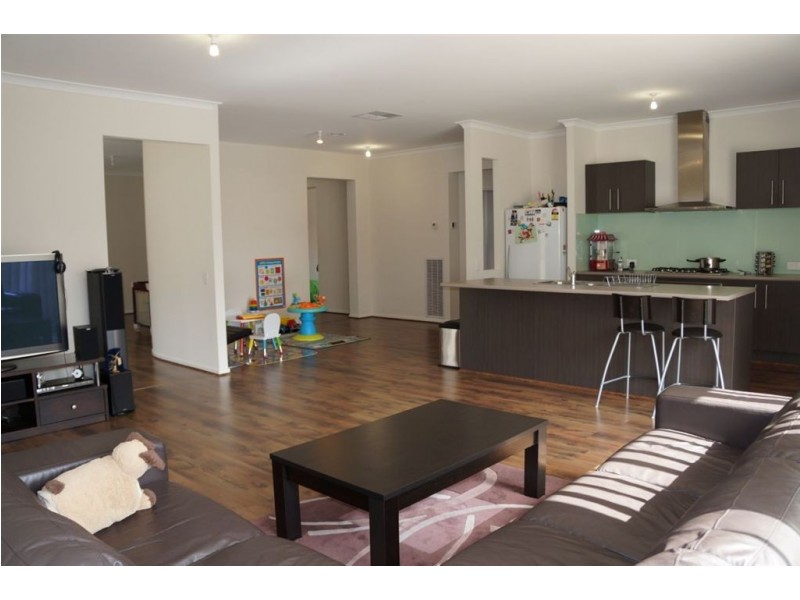 5 Curran Drive, Officer VIC 3809