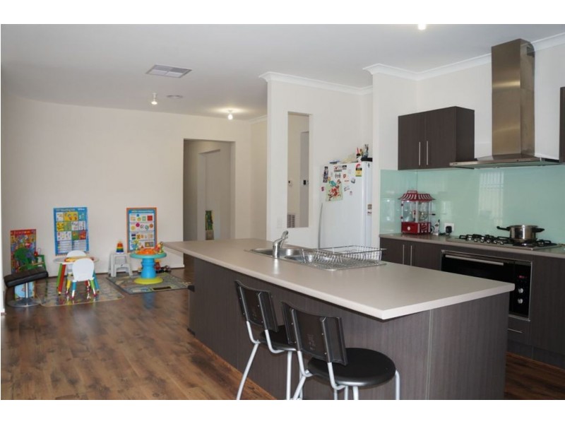 5 Curran Drive, Officer VIC 3809