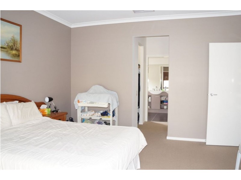 5 Curran Drive, Officer VIC 3809