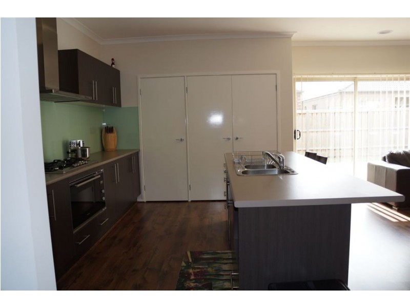 5 Curran Drive, Officer VIC 3809