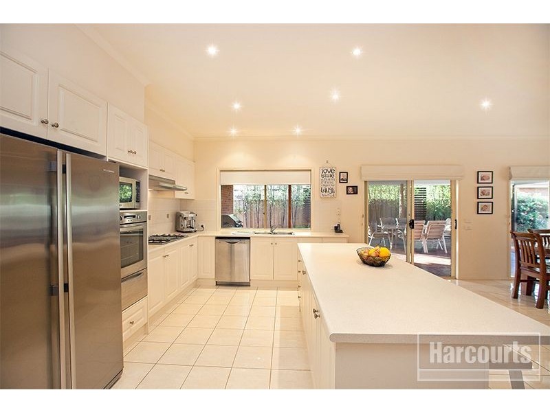 16 Banjo Paterson Drive, Pakenham VIC 3810