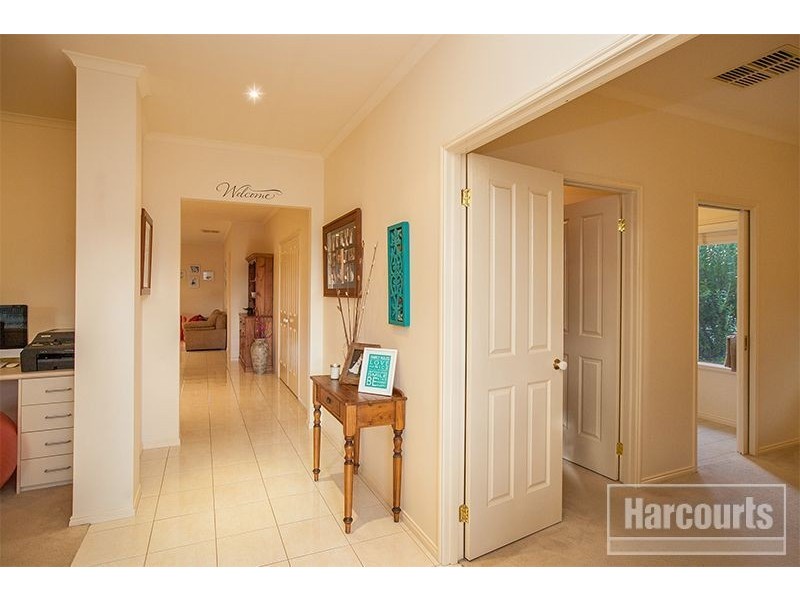 16 Banjo Paterson Drive, Pakenham VIC 3810