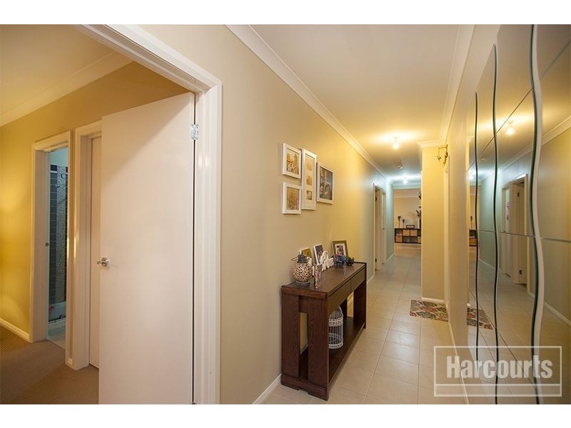 13 Downing Square, Pakenham VIC 3810