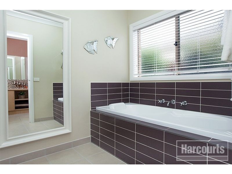 13 Downing Square, Pakenham VIC 3810