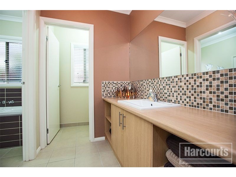 13 Downing Square, Pakenham VIC 3810