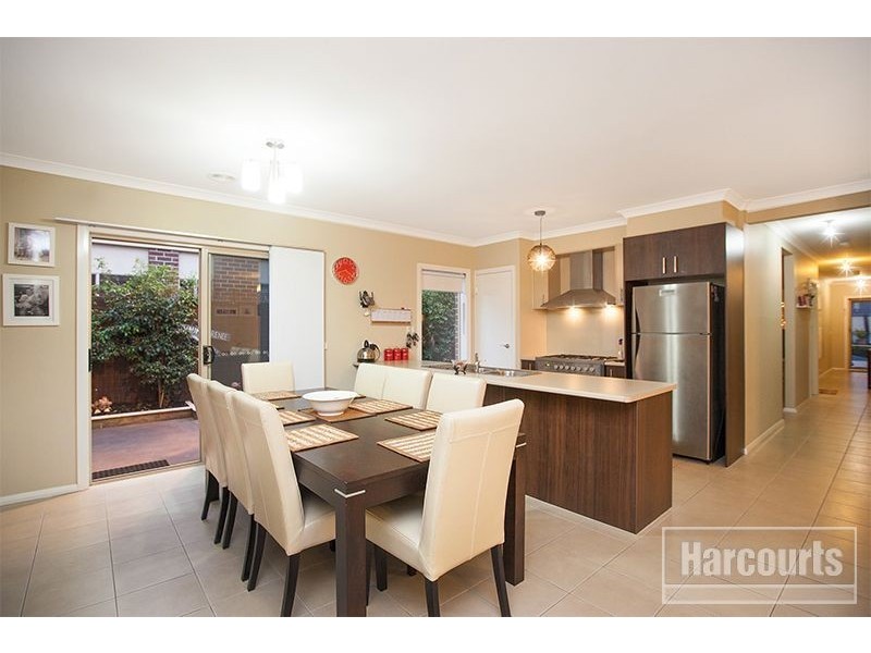 13 Downing Square, Pakenham VIC 3810