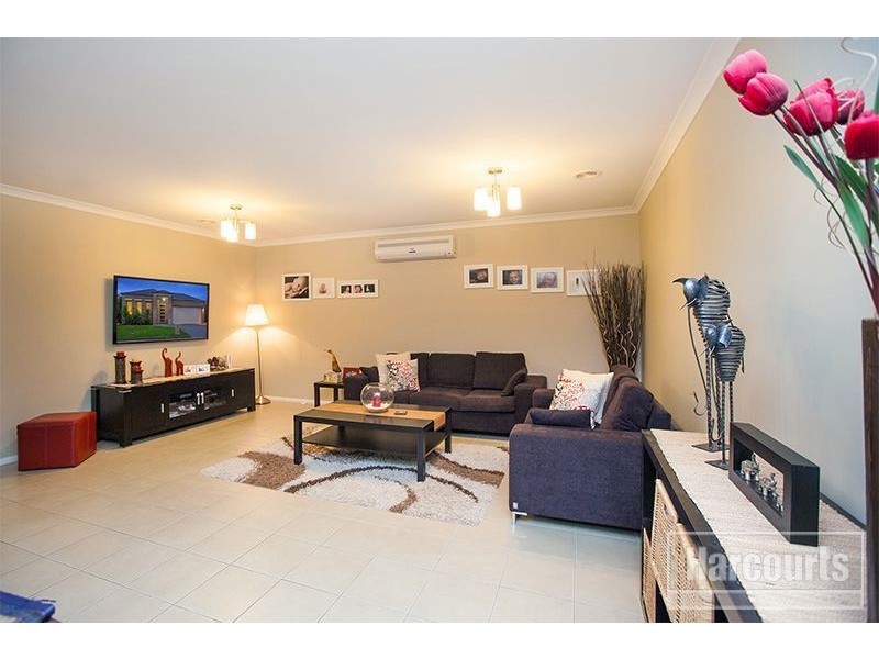 13 Downing Square, Pakenham VIC 3810