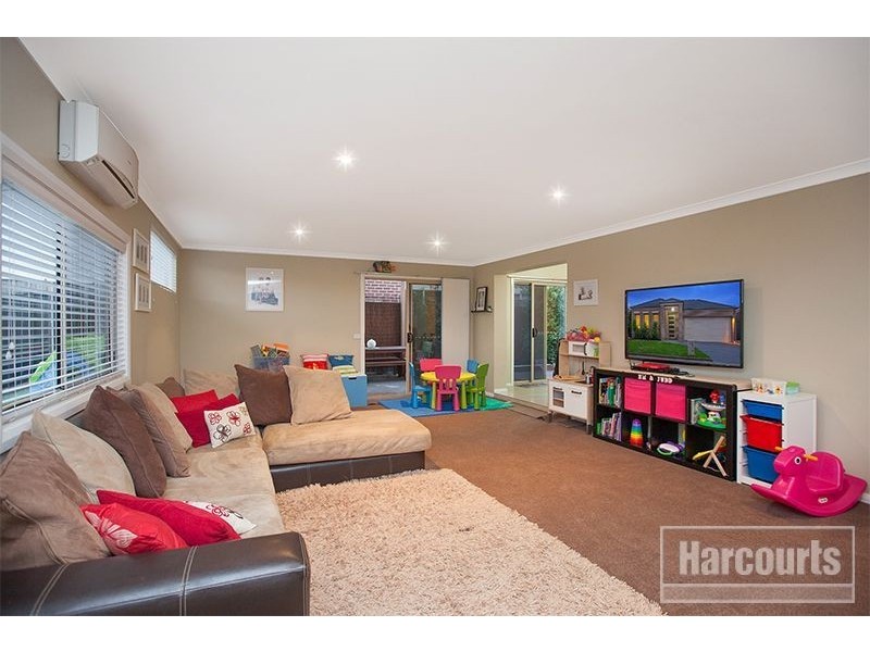 13 Downing Square, Pakenham VIC 3810