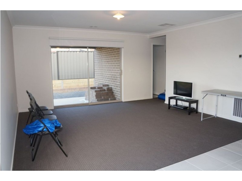 3 Pointer Drive, Pakenham VIC 3810