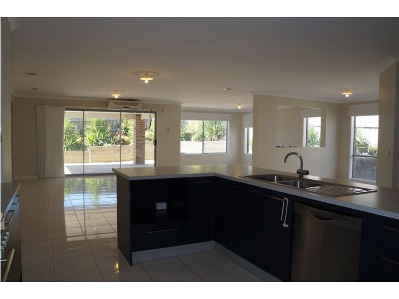 35 Silver Gum Drive, Pakenham VIC 3810