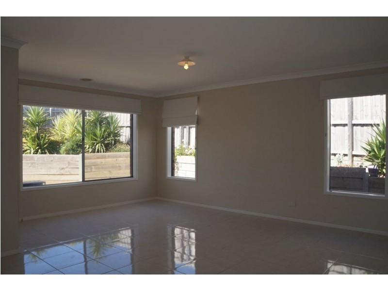 35 Silver Gum Drive, Pakenham VIC 3810