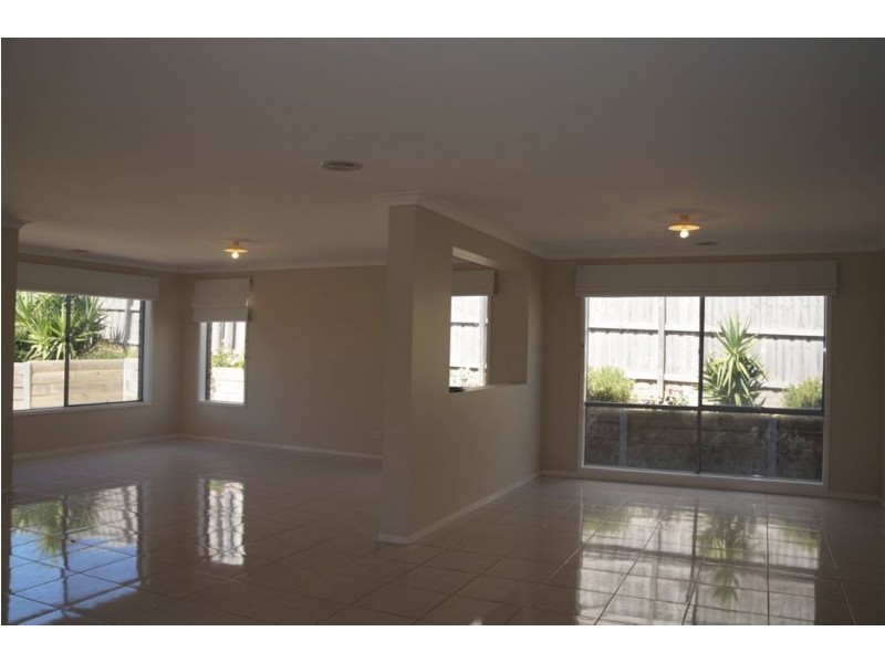 35 Silver Gum Drive, Pakenham VIC 3810