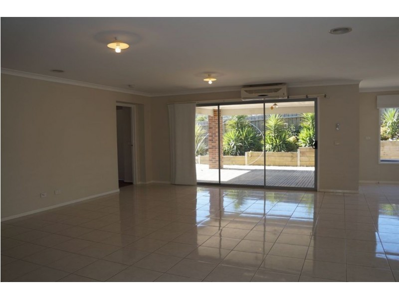 35 Silver Gum Drive, Pakenham VIC 3810