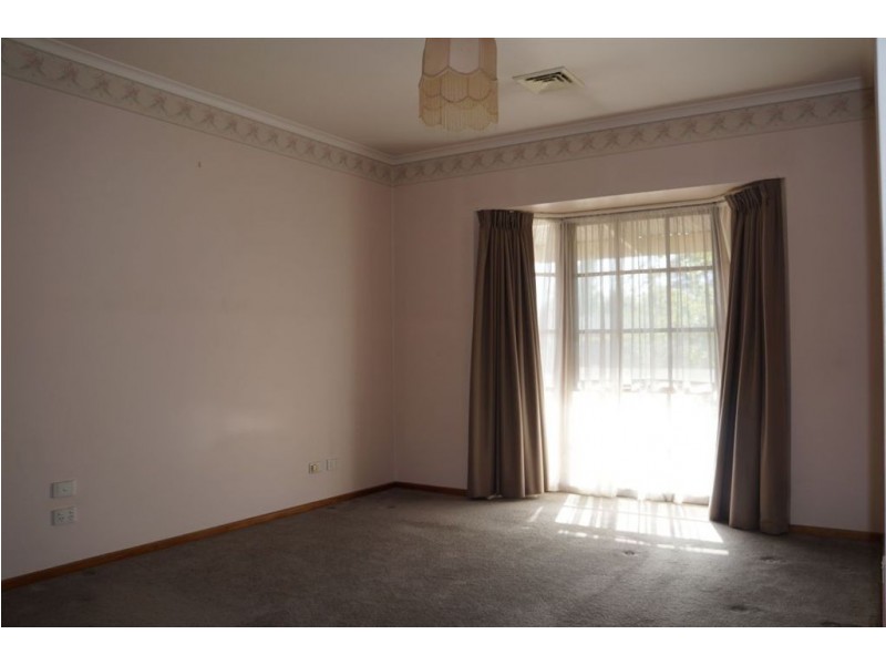 6 Hoya Court, Cranbourne North VIC 3977