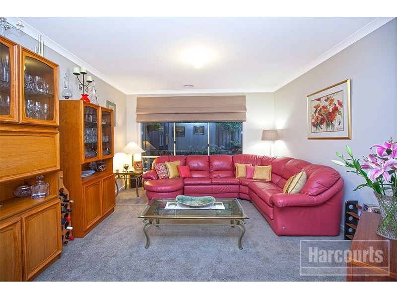 7 Adrian Drive, Pakenham VIC 3810