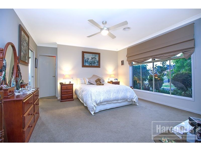 7 Adrian Drive, Pakenham VIC 3810