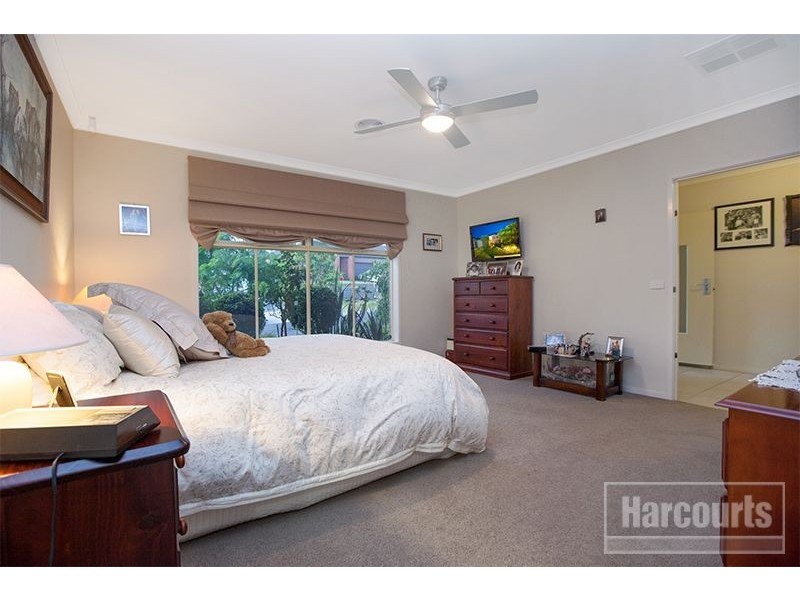 7 Adrian Drive, Pakenham VIC 3810