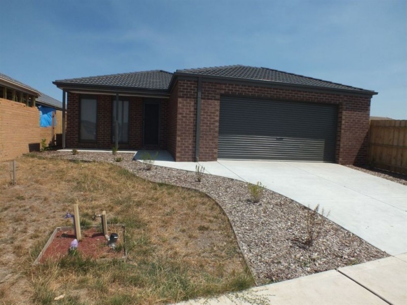 77 Henry Road, Pakenham VIC 3810