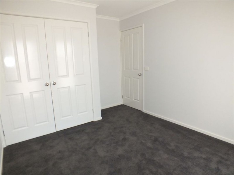 77 Henry Road, Pakenham VIC 3810