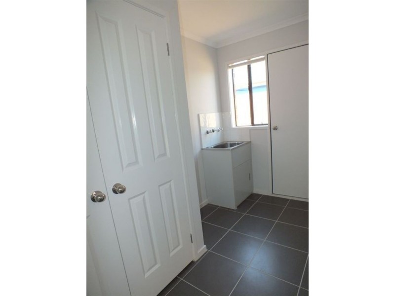 77 Henry Road, Pakenham VIC 3810