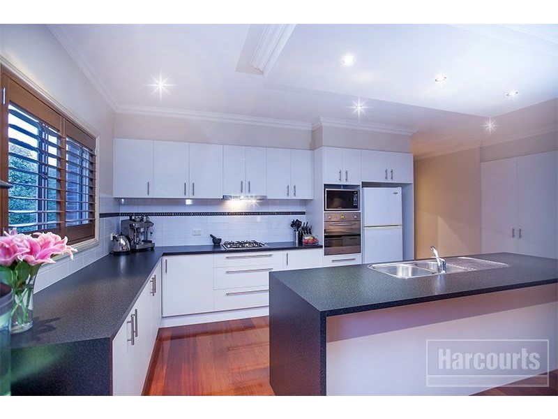 6 Renlik Court, Pakenham VIC 3810