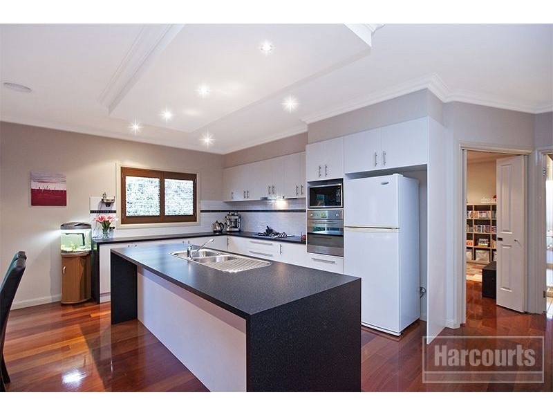 6 Renlik Court, Pakenham VIC 3810