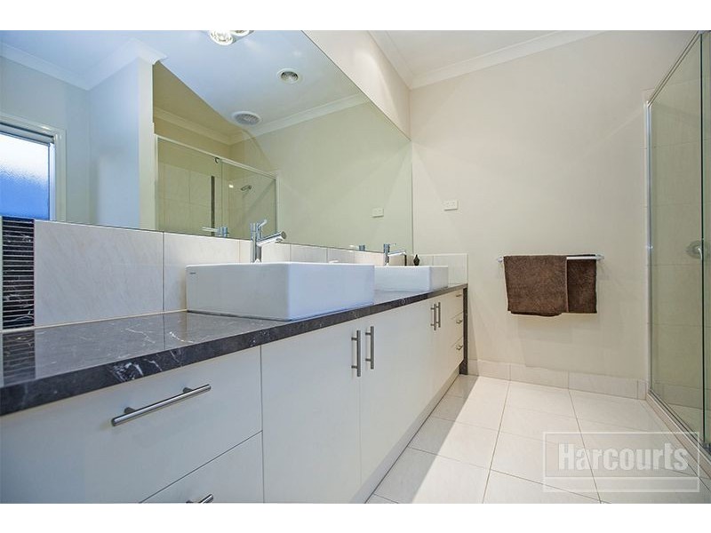 6 Renlik Court, Pakenham VIC 3810