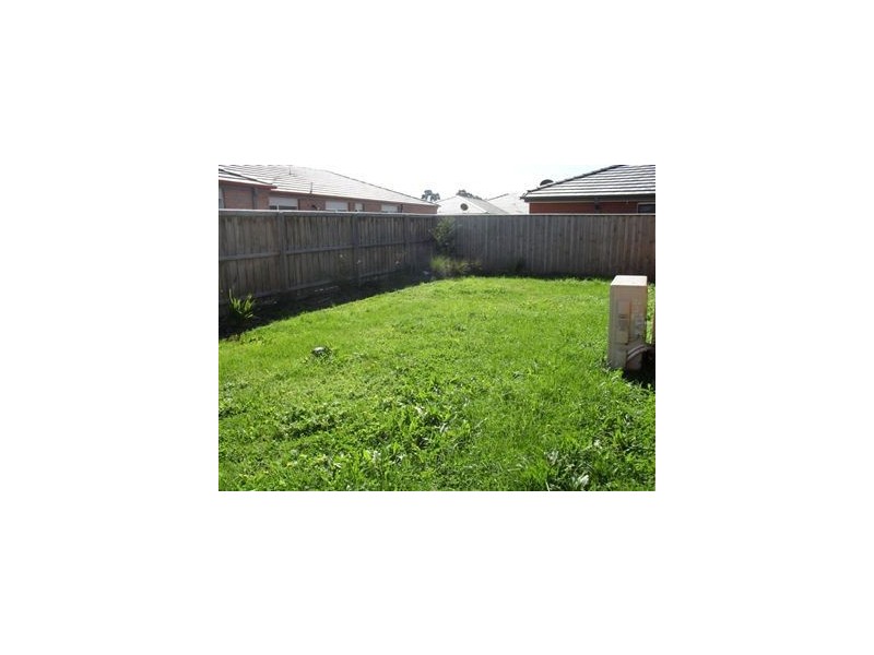 8 Kosta Boda Boulevard, Pakenham VIC 3810