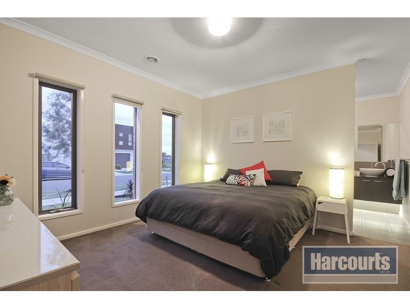 23 Rush Lily Drive, Officer VIC 3809