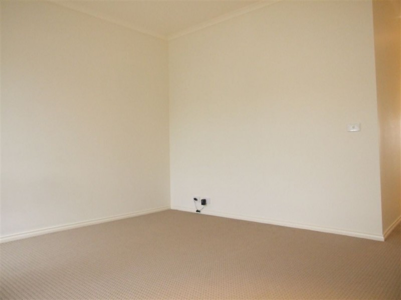 4/103 Army Road, Pakenham VIC 3810