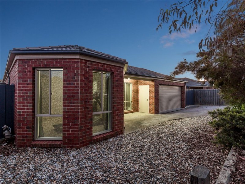 47 Ebony Drive, Pakenham VIC 3810