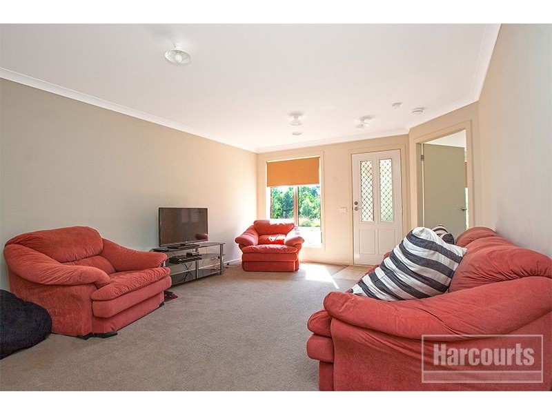 8 Kosta Boda Boulevard, Pakenham VIC 3810