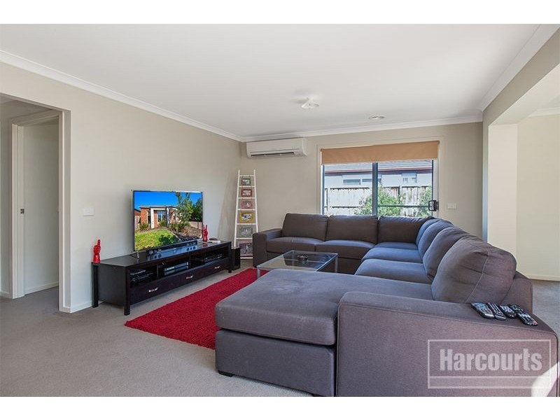 8 Kosta Boda Boulevard, Pakenham VIC 3810