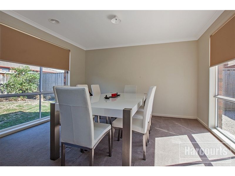 8 Kosta Boda Boulevard, Pakenham VIC 3810