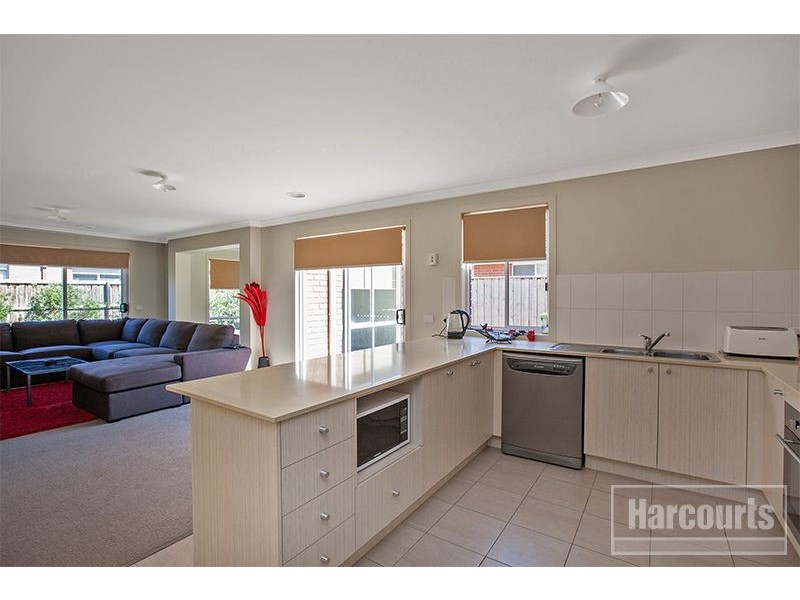 8 Kosta Boda Boulevard, Pakenham VIC 3810