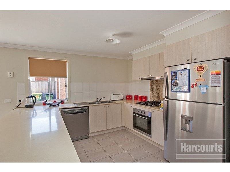 8 Kosta Boda Boulevard, Pakenham VIC 3810