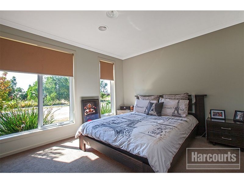 8 Kosta Boda Boulevard, Pakenham VIC 3810