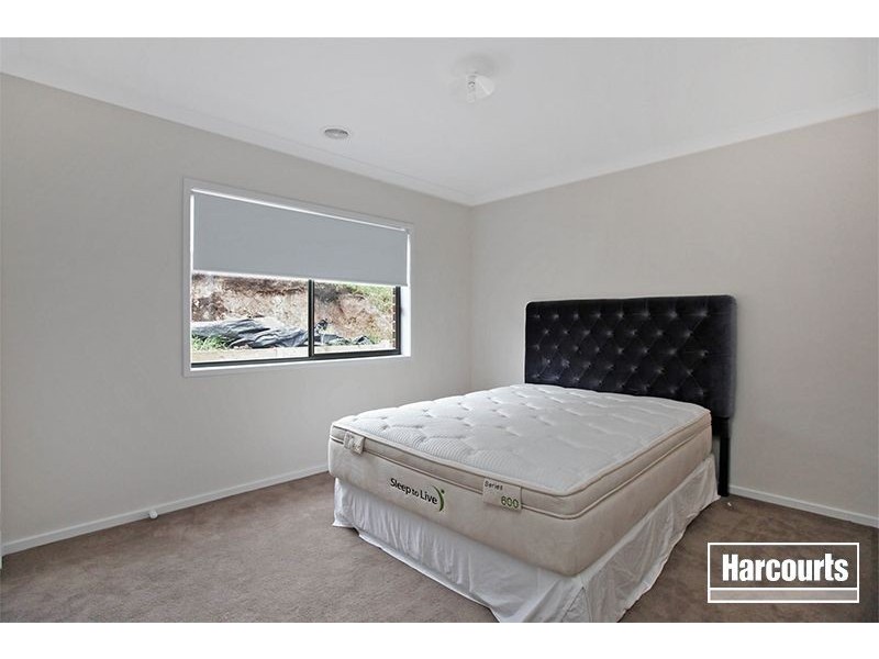 38 Victoria Place, Pakenham VIC 3810