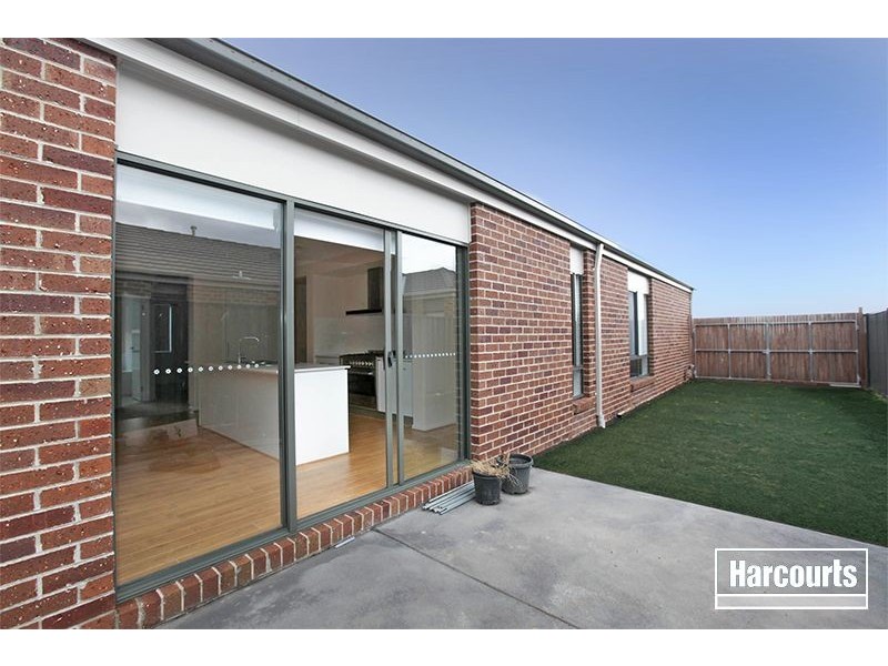 38 Victoria Place, Pakenham VIC 3810