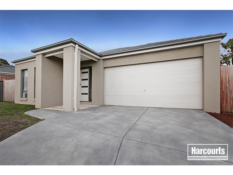 38 Victoria Place, Pakenham VIC 3810