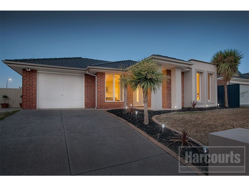 4 Laurina Link, Pakenham VIC 3810