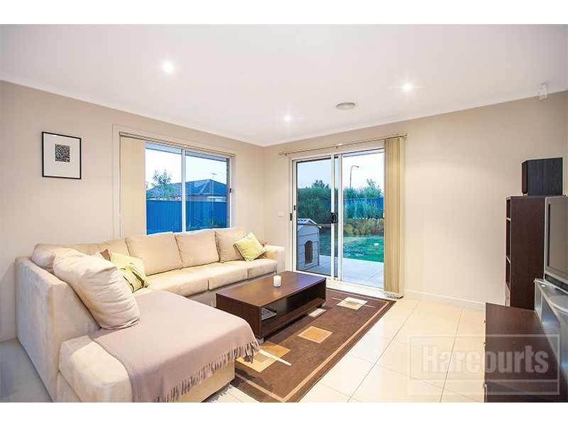 4 Laurina Link, Pakenham VIC 3810